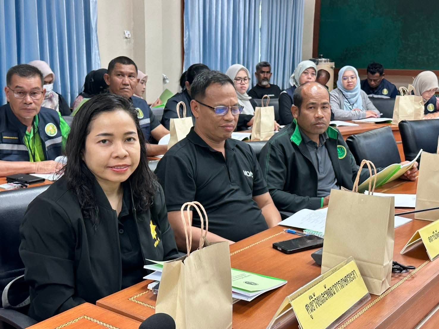 ศสพ.ยะลา ร่วมประชุมเชิงปฏิบัติการเพื่อชี้แจงแนวทางการปฏิบัติงาน และอบรมให้ความรู้แก่อาสาสมัครเกษตรและสหกรณ์ระดับตำบล ของจังหวัดยะลา ภายใต้การดำเนินงานโครงการตำบลมั่นคง มั่งคั่ง ยั่งยืน ในจังหวัดชายแดนภาคใต้ ปีงบประมาณ พ.ศ. 2569