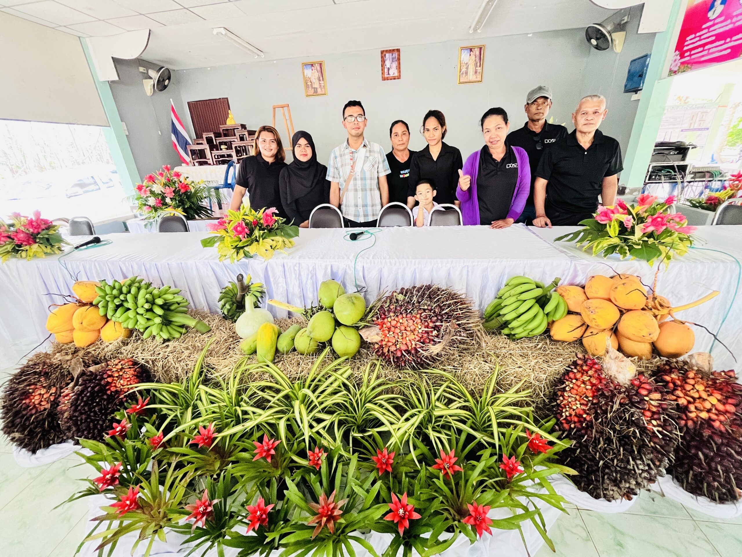 ตกแต่งสถานที่งานพิจารณารางวัลกำนัน ผู้ใหญ่บ้านดีเด่นระดับจังหวัด ของจังหวัดสุราษฎร์ธานี ประจำปี 2569