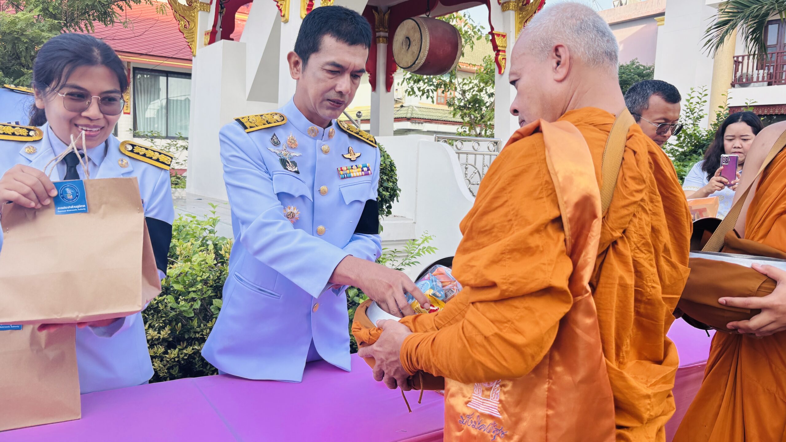 ร่วมพิธีสวดพระพุทธมนต์และพิธีทำบุญตักบาตร ถวายพระราชกุศล เนื่องในโอกาสการประกาศยกย่องพระเกียรติคุณพระราชกรณียกิจในวาระครบ 100 ปี สมเด็จพระนางเจ้ารำไพพรรณี พระบรมราชินี ในรัชกาลที่ 7