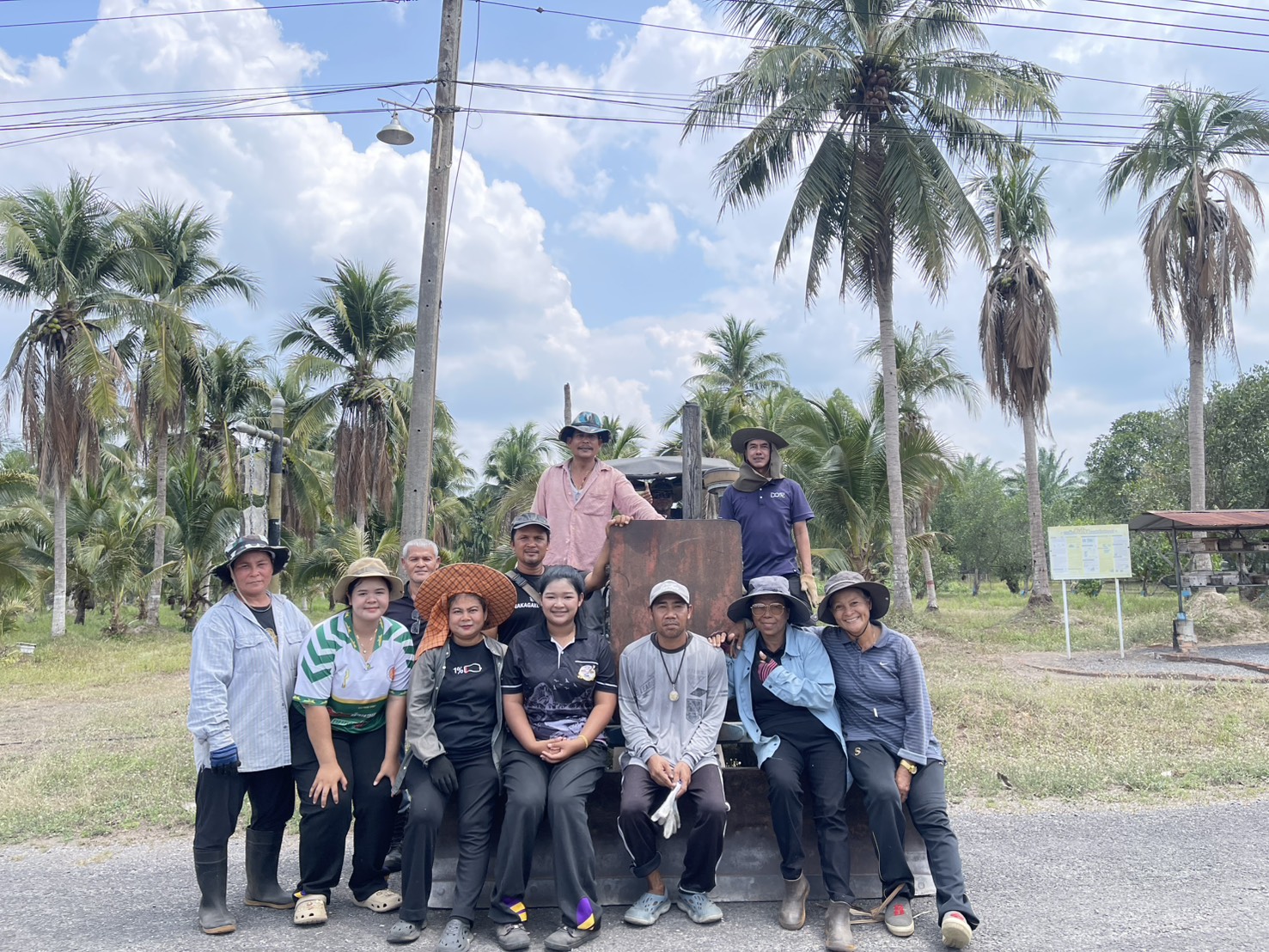 ผู้อำนวยการศูนย์ส่งเสริมและพัฒนาอาชีพการเกษตรจังหวัดสุราษฎร์ธานี นำทีมเจ้าหน้าที่ ร่วมกิจกรรม 5 ส