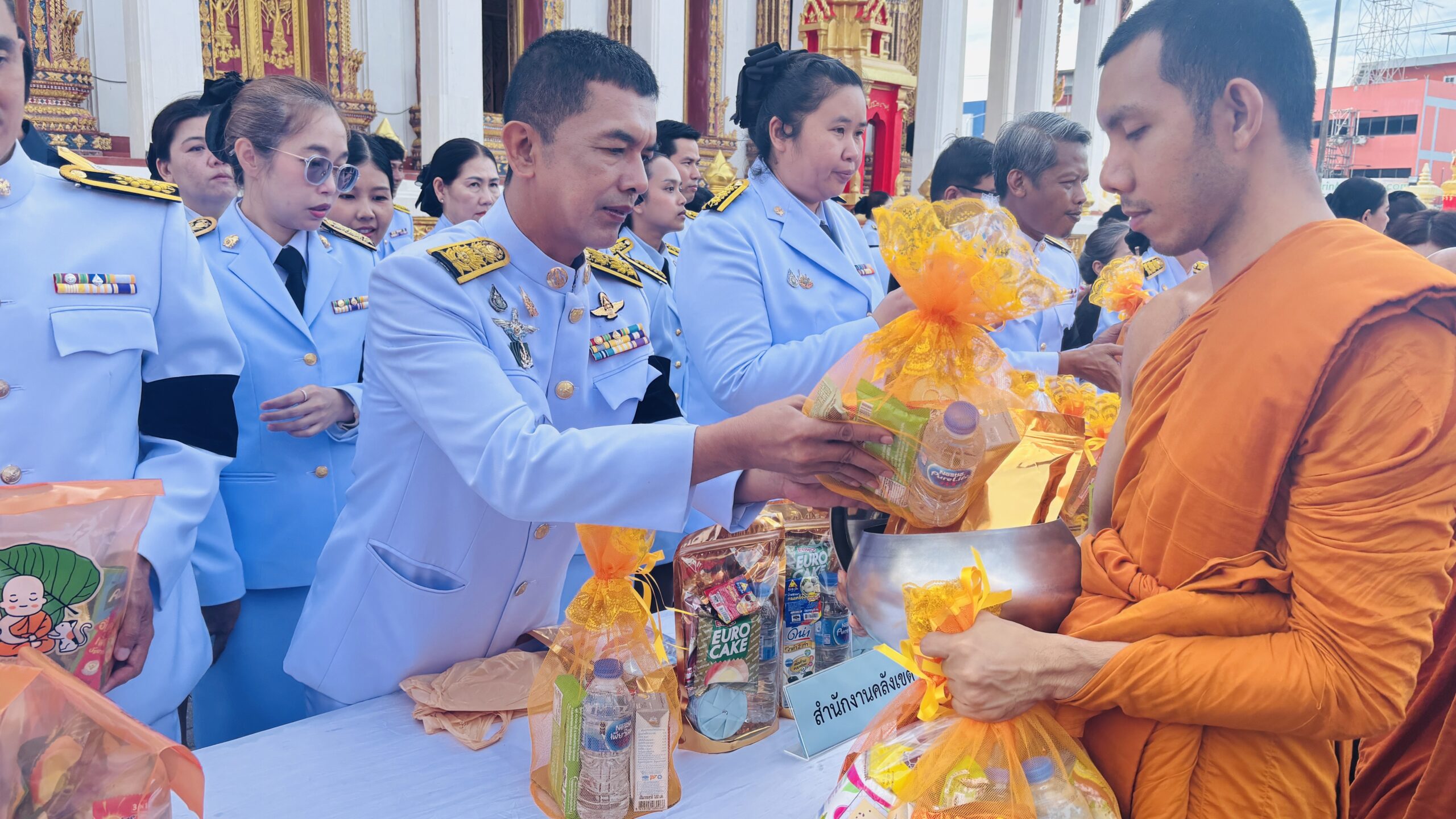 ร่วมพิธีบำเพ็ญกุศลและทำบุญตักบาตร ในวาระครบ 15 วัน (ปัณรสมวาร) แห่งการสิ้นพระชนม์ถวายเป็นพระกุศลแด่สมเด็จพระเจ้าลูกเธอ เจ้าฟ้าพัชรกิติยาภา นเรนทิราเทพยวดดี กรมหลวงราชสาริณีสิริพัชร มหาวัชรราชธิดา