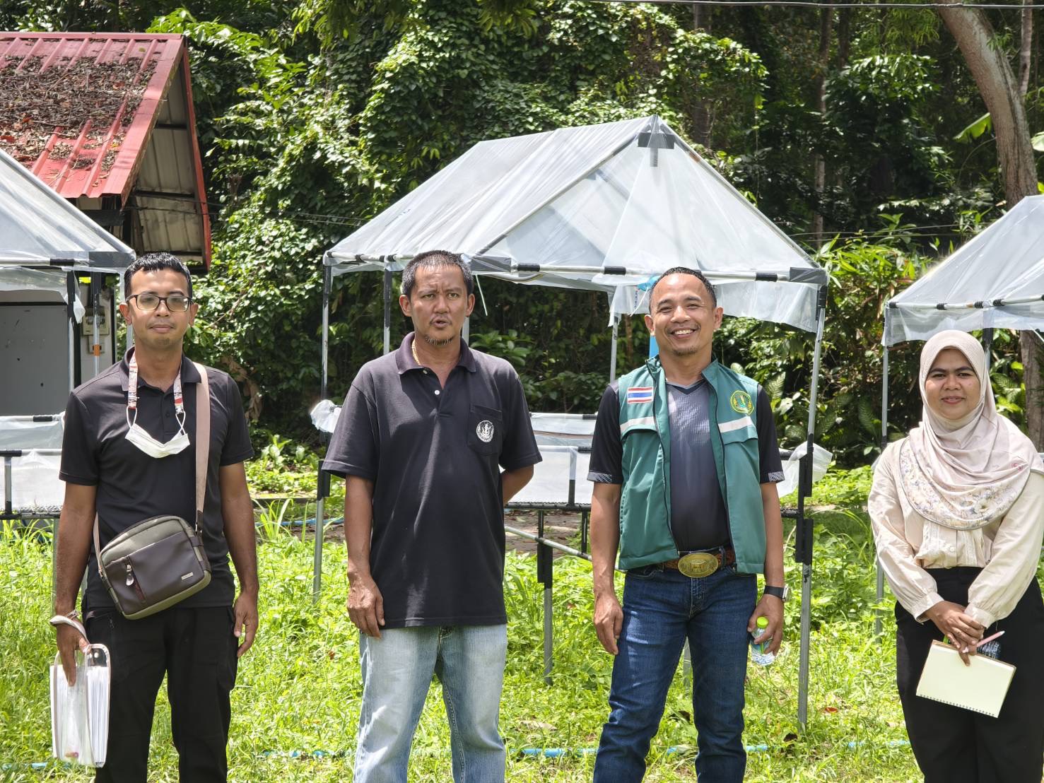 วางแผนการเพาะปลูกพืชร่วมกับสำนักงานเกษตรอำเภอเมืองสุราษฎร์ธานี งานโครงการเกษตรเพื่ออาหารกลางวัน