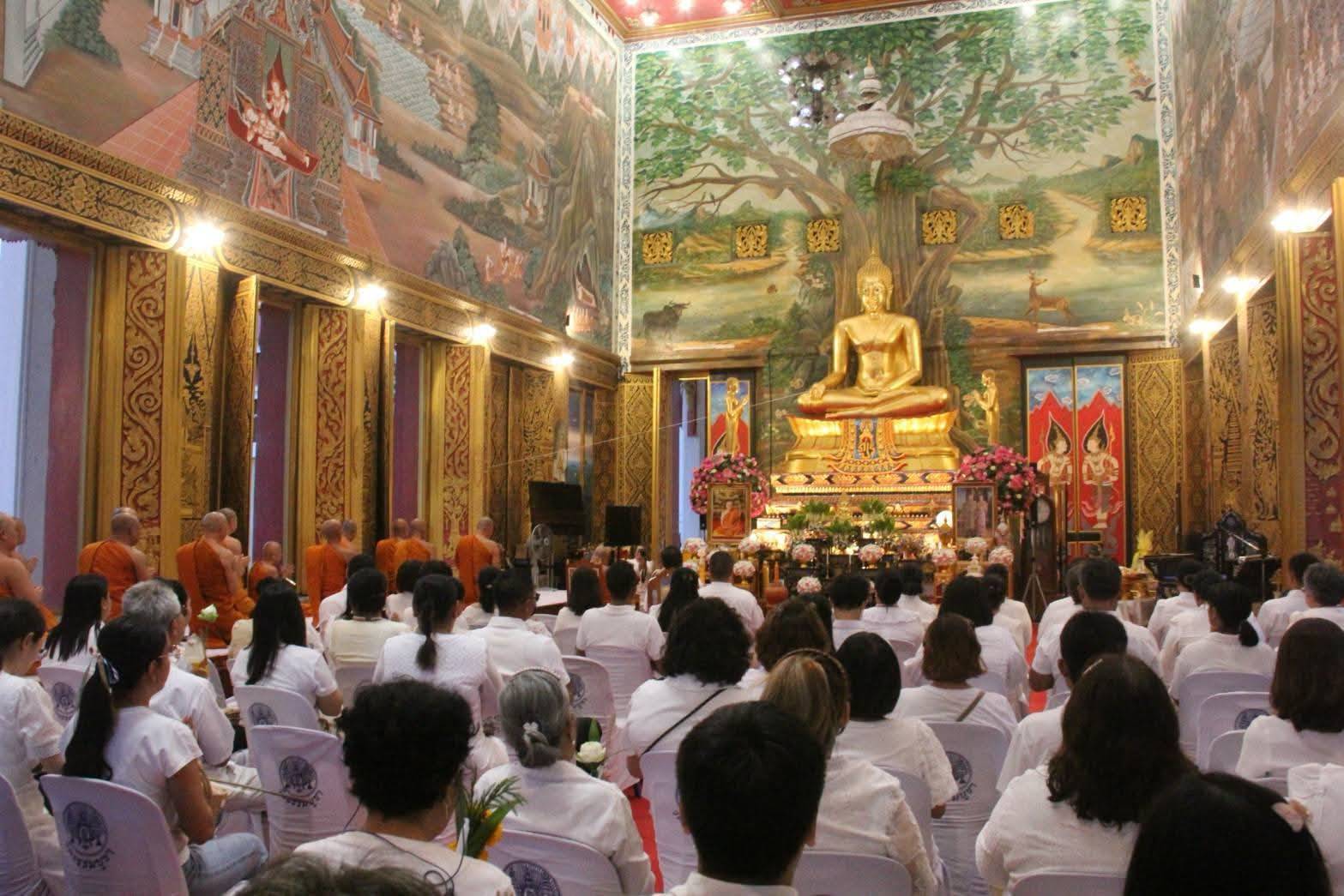 ร่วมกิจกรรมเวียนเทียน เนื่องในวันอาสาฬหบูชา ประจำปี 2569 พระอุโบสถวัดธรรมบูชา พระอารามหลวง จังหวัดสุราษฎร์ธานี