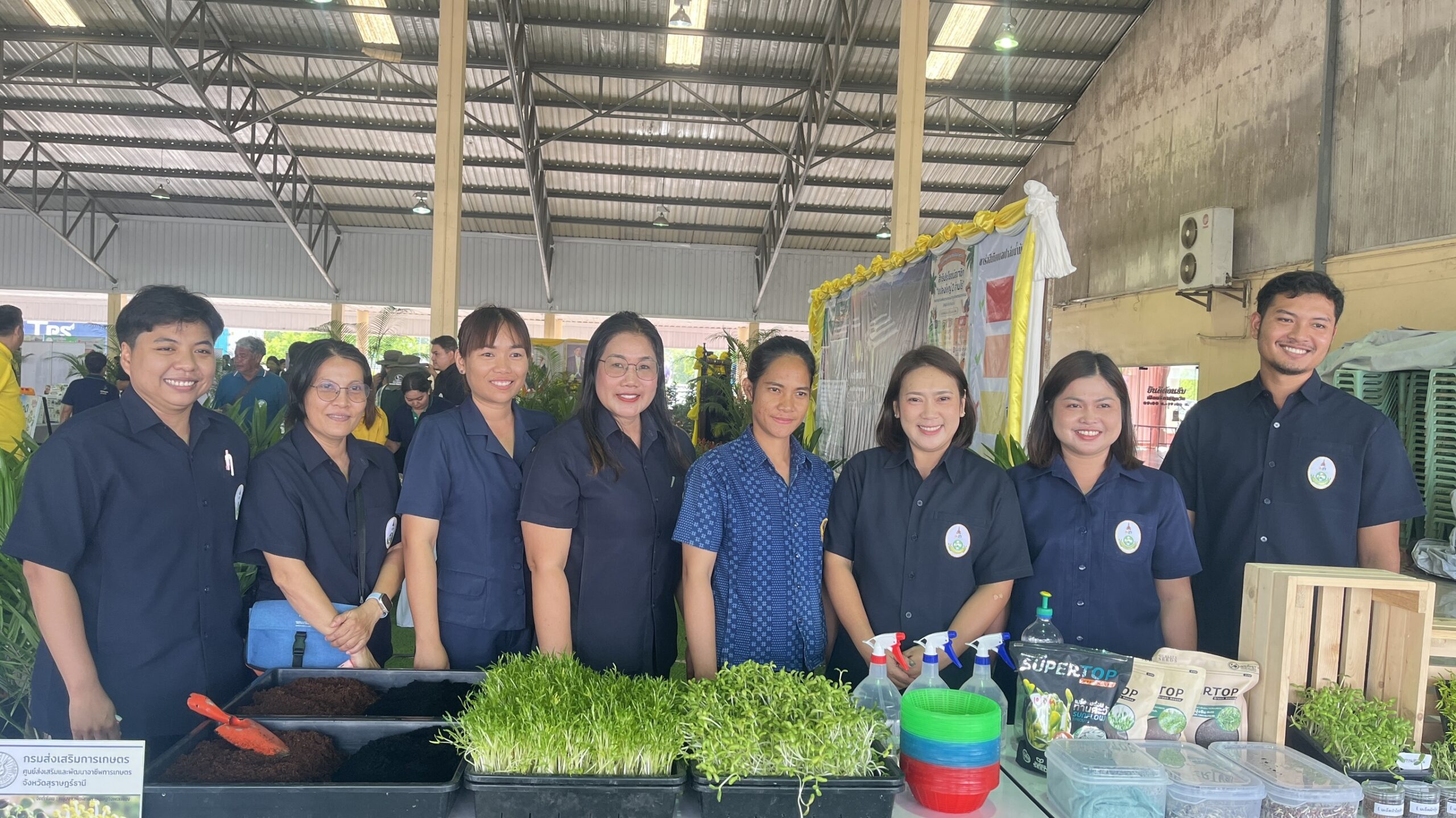 วิทยากรถ่ายทอดความรู้เรื่อง “การเพาะเมล็ดงอก” กิจกรรมฝึกอบรมระยะสั้น โครงการคลินิกเกษตรเคลื่อนที่ในพระราชานุเคราะห์ สมเด็จพระบรมโอรสาธิราช ฯ สยามกุฎราชกุมาร ไตรมาส 4 จ.สุราษฎร์ธานี