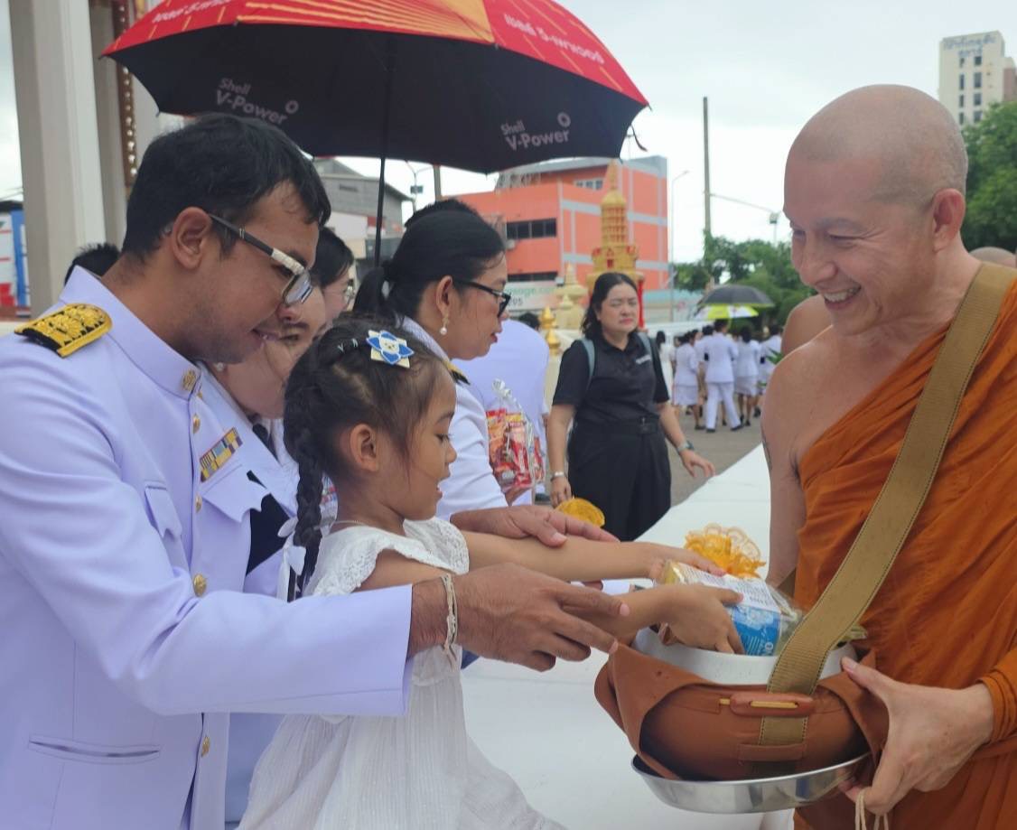 ร่วมพิธีบำเพ็ญกุศล และทำบุญตักบาตร ในวาระครบ 50 วัน (ปัญญาสมวาร) แห่งการสิ้นพระชนม์ เพื่อถวายเป็นพระกุศลแด่สมเด็จพระเจ้าลูกเธอ เจ้าฟ้าพัชรกิติยาภา นเรนทิราเทพยวดี กรมหลวงสาริณีสิริพัชร มหาวัชรราชธิดา