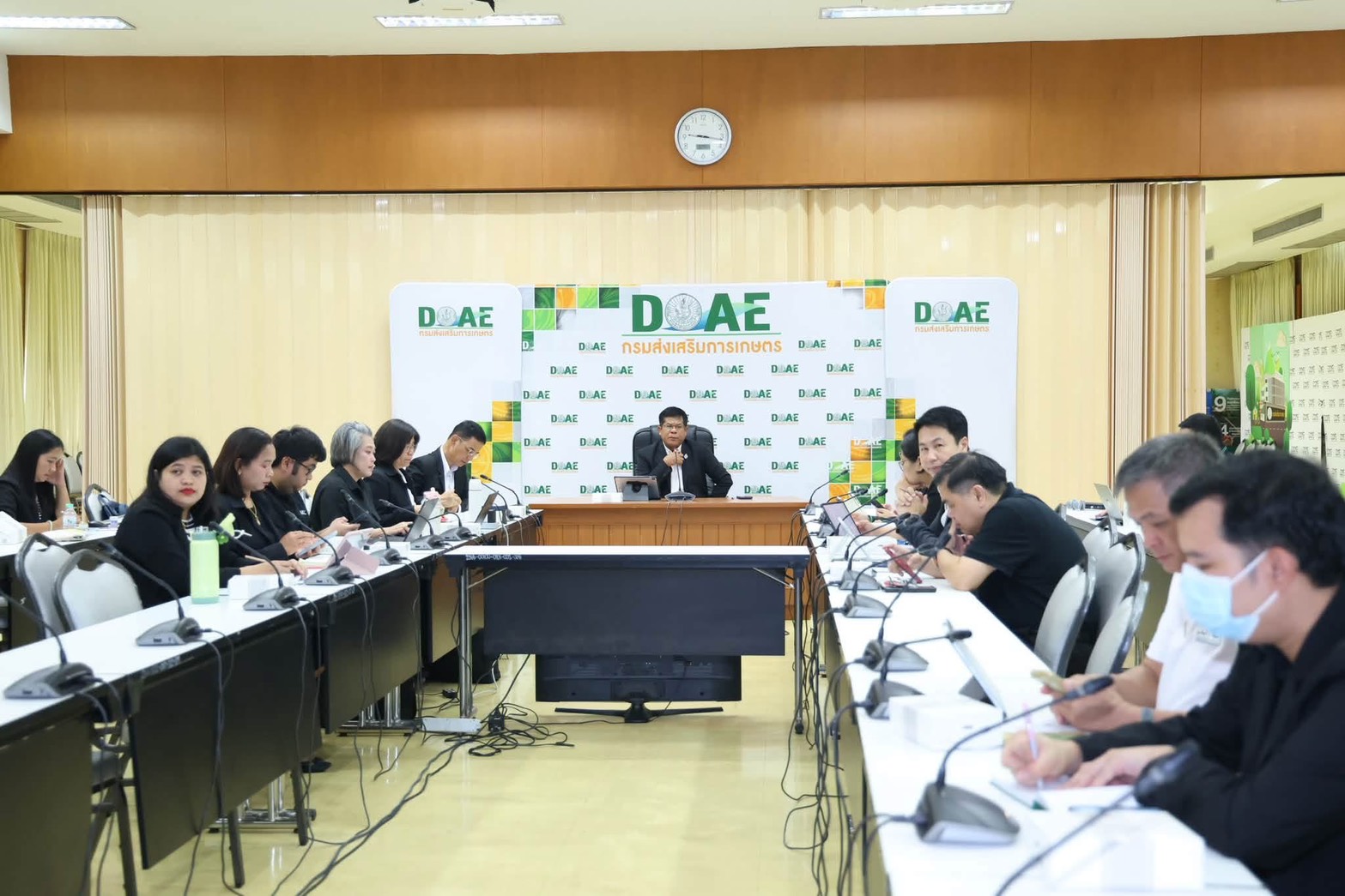 ร่วมประชุมรับฟังความคิดเห็นต่อประเด็นการพัฒนาเพื่อประกอบการจัดทำแผนปฏิบัติราชการกรมส่งเสริมการเกษตร ระยะ 5 ปี (พ.ศ. 2571–2575) (Draft 1) ผ่านระบบออนไลน์
