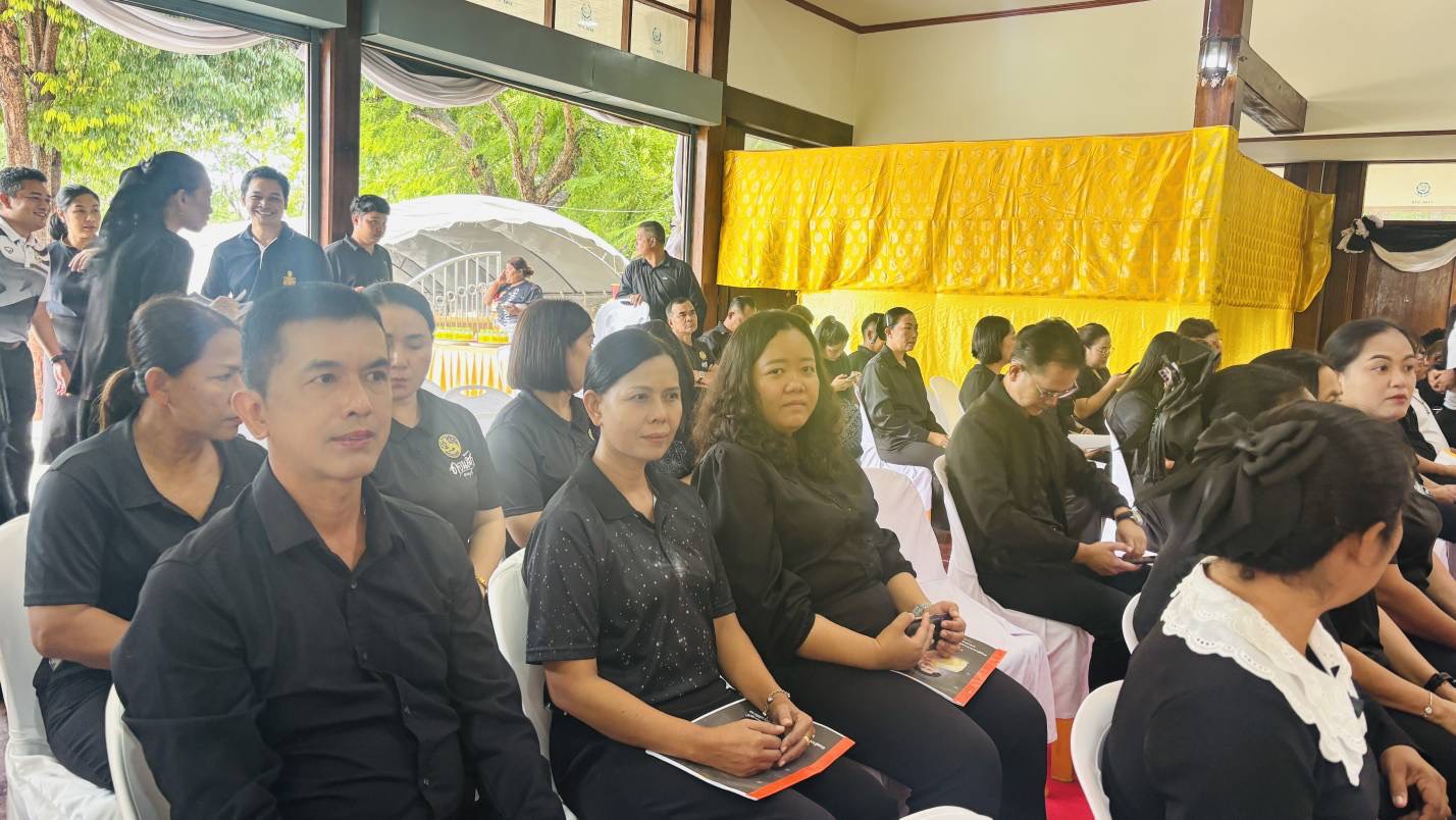 ร่วมพิธีสวดพระพุทธมนต์และเจริญจิตตภาวนาอุทิศถวายพระราชกุศลแด่ สมเด็จพระนางเจ้าสิริกิติ์ พระบรมราชินีนาถ พระบรมราชชนนีพันปีหลวง และอุทิศถวายพระกุศลแด่ สมเด็จพระเจ้าลูกเธอ เจ้าฟ้าพัชรกิติยาภา นเรนทิราเทพยวดี กรมหลวงราชสาริณีสิริพัชร มหาวัชรราชธิดา