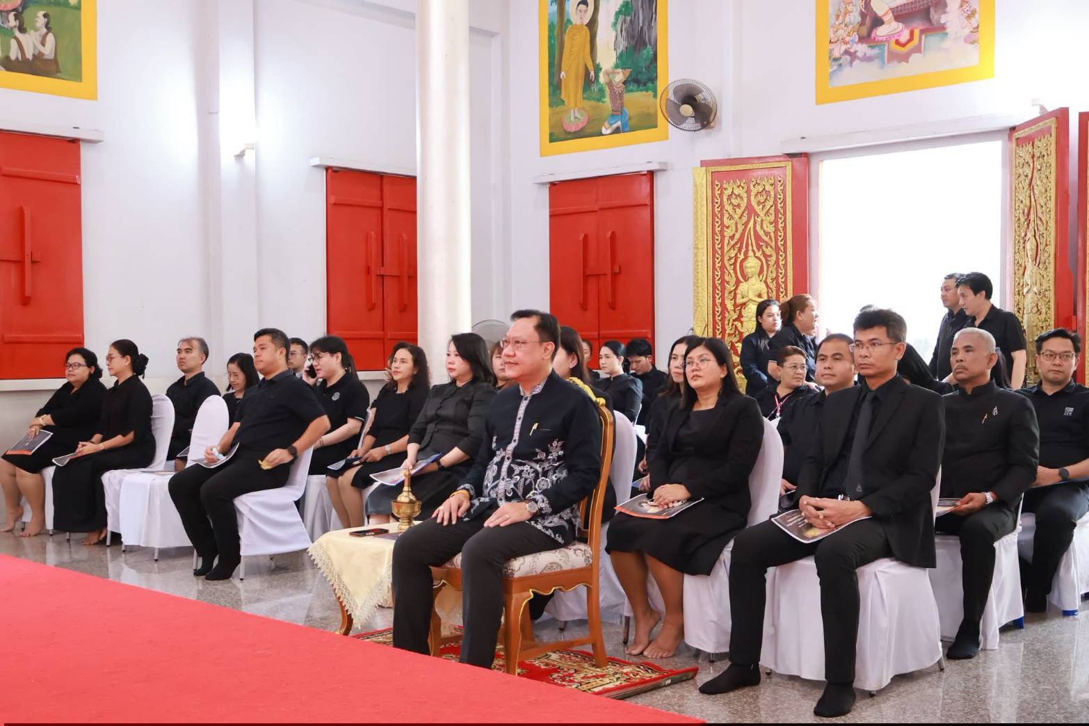 ร่วมพิธีสวดพระพุทธมนต์และเจริญจิตตภาวนาอุทิศถวายพระราชกุศลแด่ สมเด็จพระนางเจ้าสิริกิติ์ พระบรมราชินีนาถ พระบรมราชชนนีพันปีหลวงและอุทิศถวายพระกุศลแด่ สมเด็จพระเจ้าลูกเธอ เจ้าฟ้าพัชรกิติยาภา นเรนทิราเทพยวดี กรมหลวงราชสาริณีสิริพัชรมหาวัชรราชธิดา