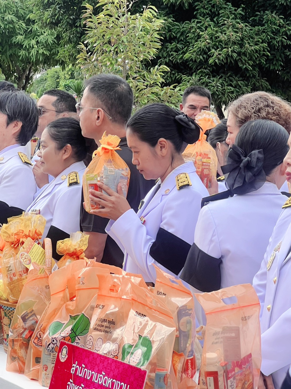 ร่วมพิธีทางศาสนาเพื่อถวายเป็นพระกุศลแด่สมเด็จพระเจ้าลูกเธอเจ้าฟ้าพัชรกิติยาภา นเรนทิราเทพยวดี กรมหลวงราชสาริณีสิริพัชร มหาวัชรราชธิดา ในการบำเพ็ญกุศลและทำบุญตักบาตร ในวาระครบ 100 วัน (สตมวาร)