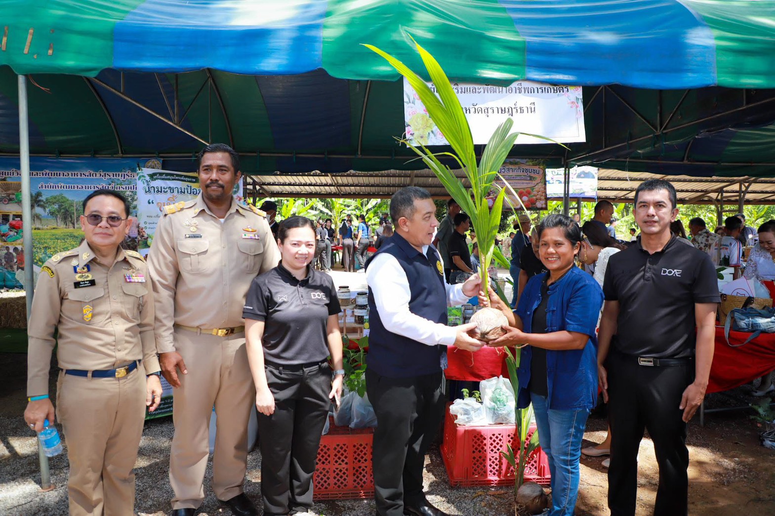 ร่วมจัดกิจกรรมบริการประชาชนในโครงการจังหวัดเคลื่อนที่ “หน่วยบำบัดทุกข์ บำรุงสุข สร้างรอยยิ้มให้ประชาชน” อำเภอท่าฉาง จังหวัดสุราษฎร์ธานี