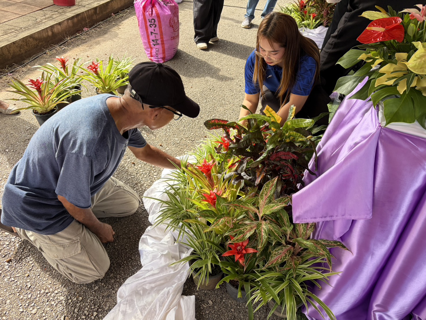 จัดนิทรรศการงาน “สถานศึกษาคุณธรรม น้อมนำศาสตร์แห่งพระราชา” รุ่นที่ 6 ประจำปี 2569 แก่โรงเรียนบ้านสวยศรี อำเภอบ้านนาเดิม จังหวัดสุราษฎร์ธานี