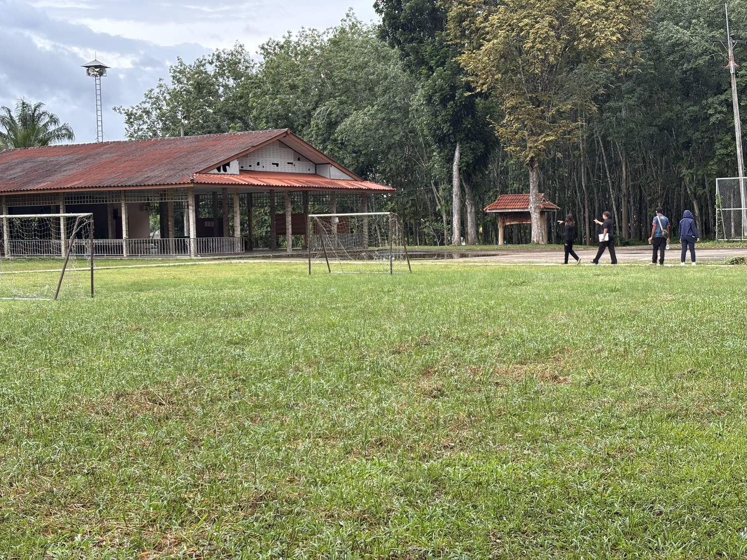 ลงพื้นที่สำรวจและตรวจสอบความเหมาะสมของสถานที่ อำเภอบ้านตาขุน จังหวัดสุราษฎร์ธานี เพื่อเตรียมความพร้อมสำหรับการจัดโครงการคลินิกเกษตรเคลื่อนที่ในพระราชานุเคราะห์ ฯ