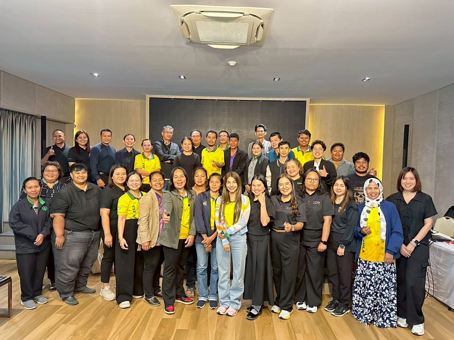 ศทอ. สงขลา ถ่ายทอดความรู้ “การใช้เทคโนโลยีบริหารจัดการศัตรูพืชอย่างมีประสิทธิภาพ”